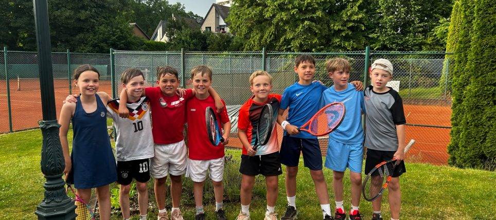 Die gemischte U10-Großfeld-Mannschaft startet mit einem 4:2-Sieg gegen den TC Wachtendonk in die Saison!