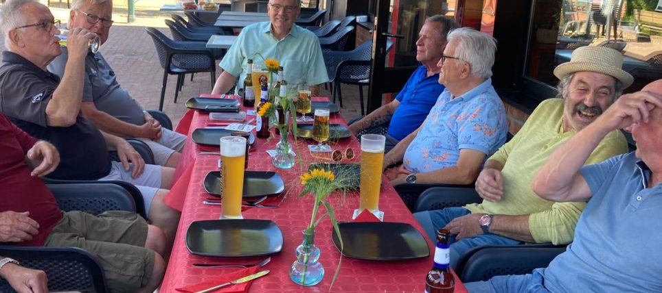 Gute Nachrichten: Die Herren 65 sind von der der BKC in die BKB aufgestiegen – die interne Feier stieg schon im August!